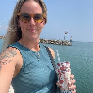 Meet your Posher, Olivia